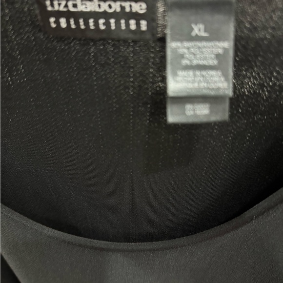 Liz Clabourne Collections XL top with lite beading on the bottom - Picture 2 of 5